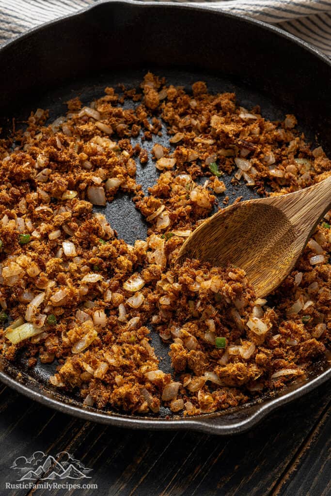 Fully cooked machaca in the pan. 