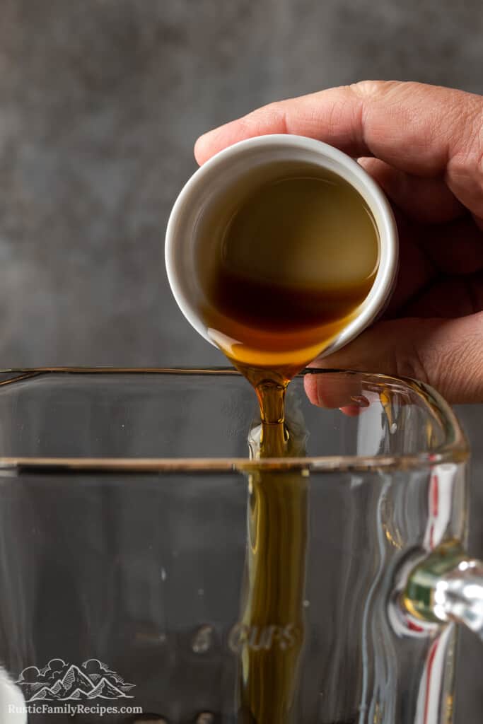 Pouring simple syrup